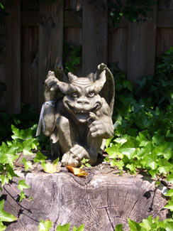 mythical tuinbeeld