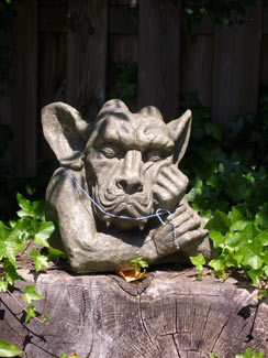mythical tuinbeeld