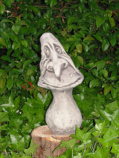 mythical tuinbeeld
